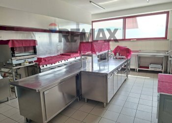 Cucina - Commercial Premises Viale Cadore
56, Ponte nelle Alpi - photo 17