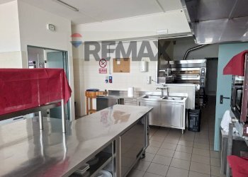 Cucina - Commercial Premises Viale Cadore
56, Ponte nelle Alpi - photo 19