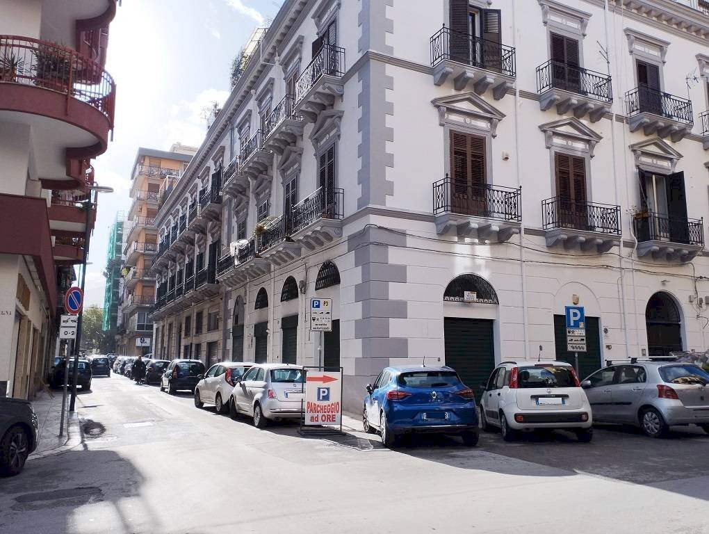 Foto 3 - Box Via Francesco Bentivegna
34, Palermo - photo 3