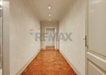 Hall / corridoio - Apartment Via Fontanelli
3, Reggio nell'Emilia - photo 19