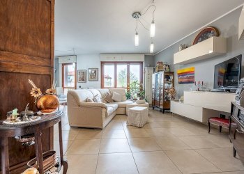Soggiorno - Four-room apartment Corso Giulio Cesare
 
67, Torino - photo 8