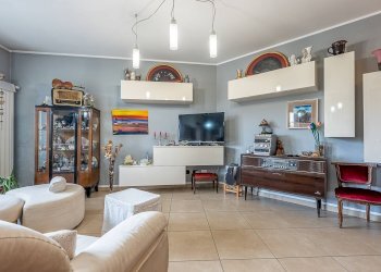 Soggiorno - Four-room apartment Corso Giulio Cesare
 
67, Torino - photo 10