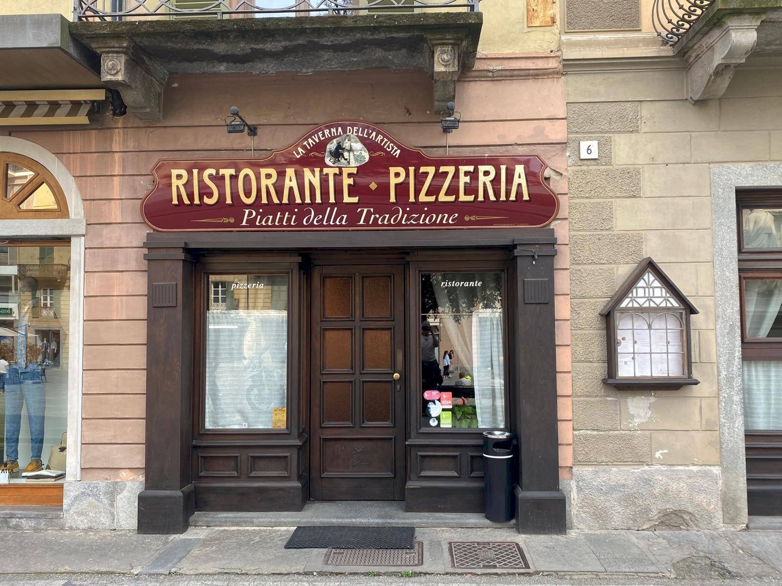 Foto 2 - Commercial Premises Piazza Vineis
 
6, Saluzzo - photo 2