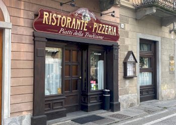 Foto 1 - Commercial Premises Piazza Vineis
6, Saluzzo - photo 1