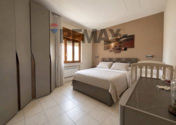 Camera / camera da letto - Trilocale Corso Amedeo Di Savoia Duca D'aosta
 
210, Napoli - foto 18