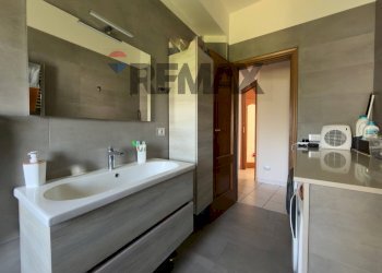 Bagno - Trilocale Corso Amedeo Di Savoia Duca D'aosta
 
210, Napoli - foto 22
