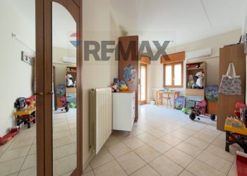 Soggiorno - Trilocale Corso Amedeo Di Savoia Duca D'aosta
 
210, Napoli - foto 23