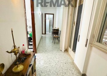 Hall / corridoio - Trilocale Via Sammartino
 
22, Palermo - foto 3