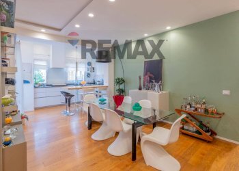 Sala da pranzo - Appartamento Via Empedocle Restivo
 
154, Palermo - foto 1
