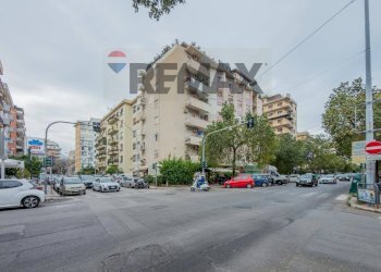 Edificio all\'aperto - Appartamento Via Empedocle Restivo
 
154, Palermo - foto 2