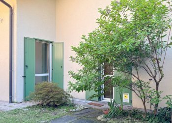 Foto 12 - Villa Via Milano
 
1037, Ispra - photo 12