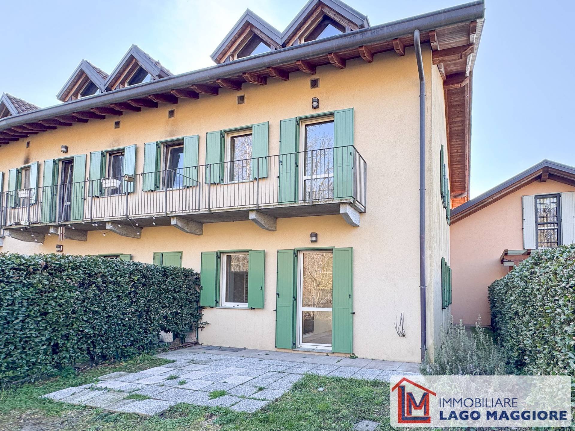 Foto 1 - Villa a Schiera Via Milano
 
1037, Ispra - foto 1
