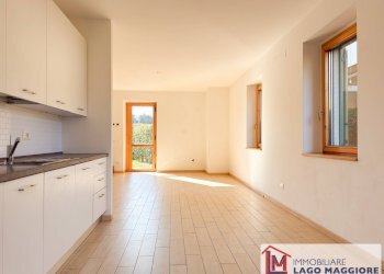 Foto 2 - Villa a Schiera Via Milano
 
1037, Ispra - foto 2