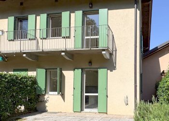 Foto 1 - Villa a Schiera Via Milano
 
1037, Ispra - foto 1