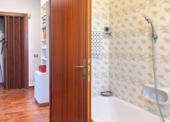 Foto 39 - Villa Via Mazzini
 
21, Ispra - photo 39