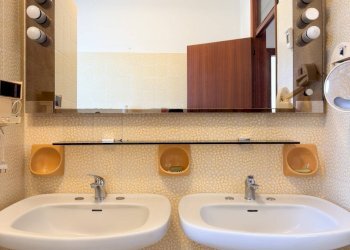 Foto 44 - Villa Via Mazzini
 
21, Ispra - photo 44