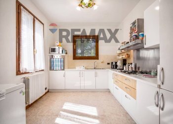 Cucina - Villa via Quercia
 
130, Cavezzo - photo 54