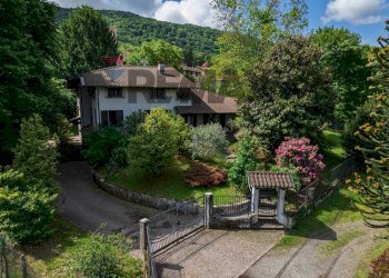 Giardino - Villa VIA GIUSEPPE GARIBALDI
 
9, Orino - foto 1