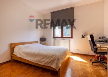 Camera / camera da letto - Villa VIA GIUSEPPE GARIBALDI
 
9, Orino - foto 15