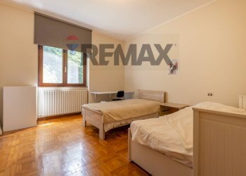 Camera / camera da letto - Villa VIA GIUSEPPE GARIBALDI
 
9, Orino - foto 18