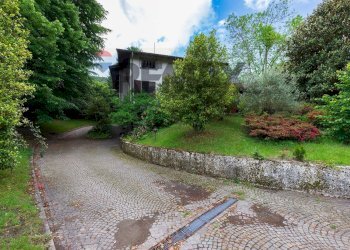 Giardino - Villa VIA GIUSEPPE GARIBALDI
 
9, Orino - foto 22