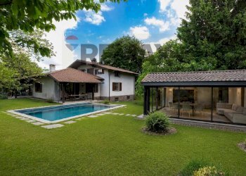 Piscina - Villa VIA GIUSEPPE GARIBALDI
 
9, Orino - foto 24