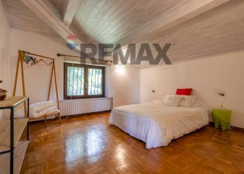 Camera / camera da letto - Villa VIA GIUSEPPE GARIBALDI
 
9, Orino - foto 30