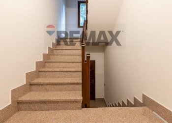 Scale - Villa VIA GIUSEPPE GARIBALDI
 
9, Orino - foto 49