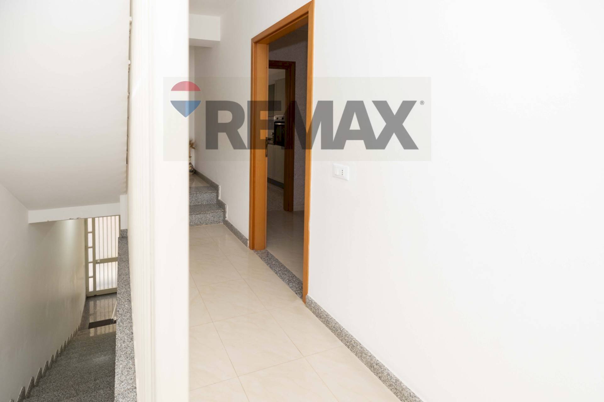 Hall / corridoio - Apartment Via Alloro
 
12, Santa Croce Camerina - photo 2