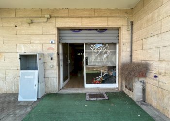 Edificio all\'aperto - Commercial Premises via firenze
 
23, Nettuno - photo 2