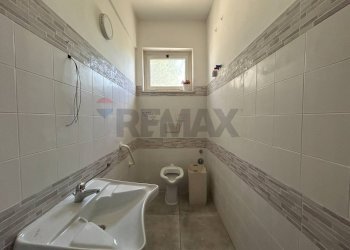 Bagno - Commercial Premises via firenze
 
23, Nettuno - photo 21