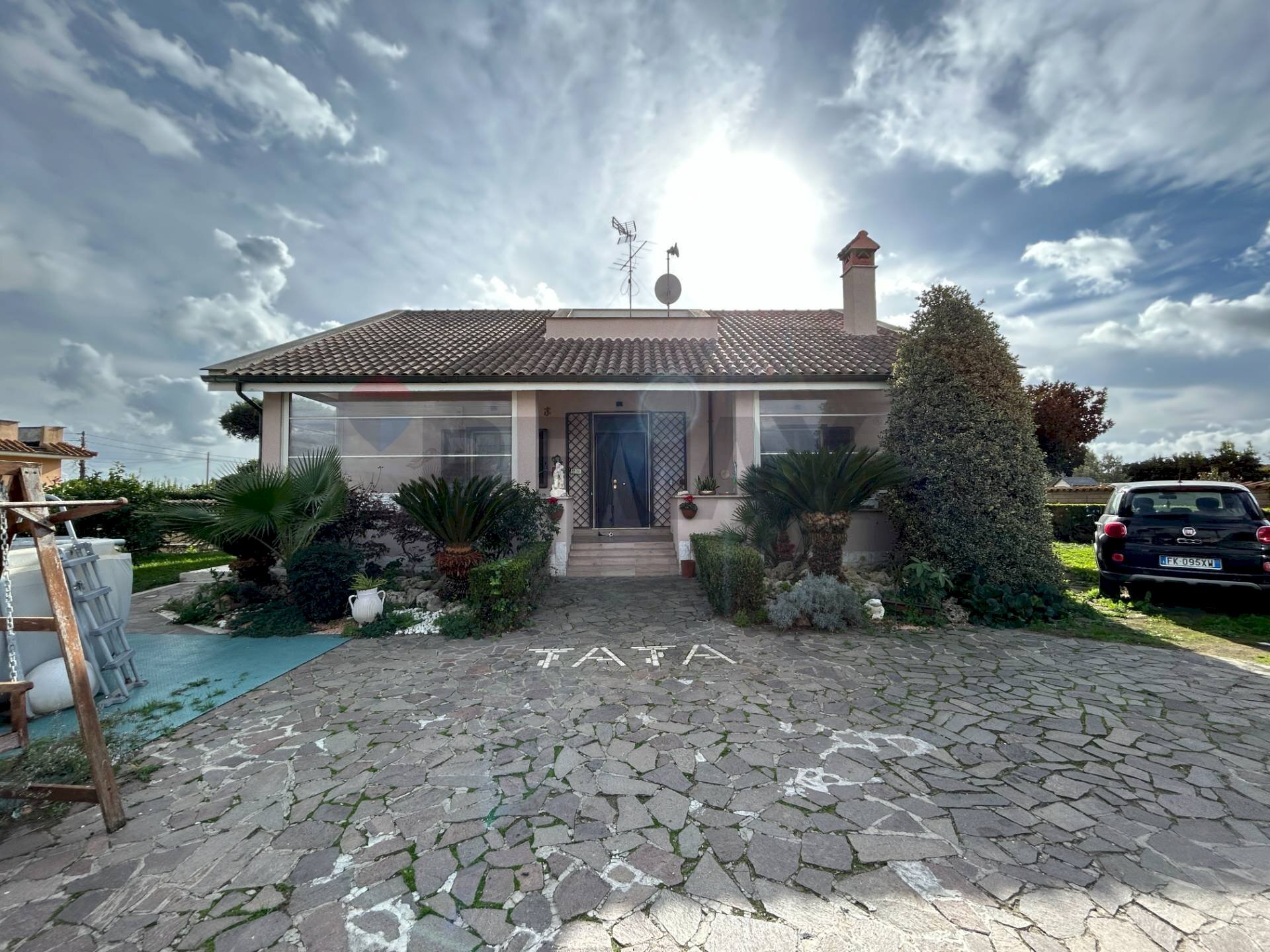 Casa all\'aperto - Villa via frassine
 
15, Aprilia - foto 1