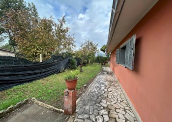Giardino - Villa via della primavera
45, Aprilia - foto 9