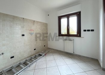 Stanza vuota - Four-room apartment Via Piemonte
 
83, Aprilia - photo 5