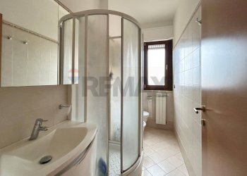 Bagno - Four-room apartment Via Piemonte
 
83, Aprilia - photo 17