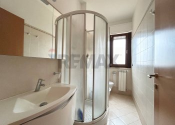 Bagno - Four-room apartment Via Piemonte
 
83, Aprilia - photo 18