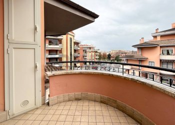 Balcone - Four-room apartment Via Piemonte
 
83, Aprilia - photo 28