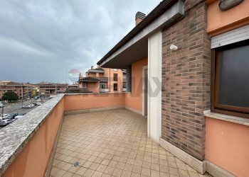 Terrazza - Four-room apartment Via Piemonte
 
83, Aprilia - photo 40