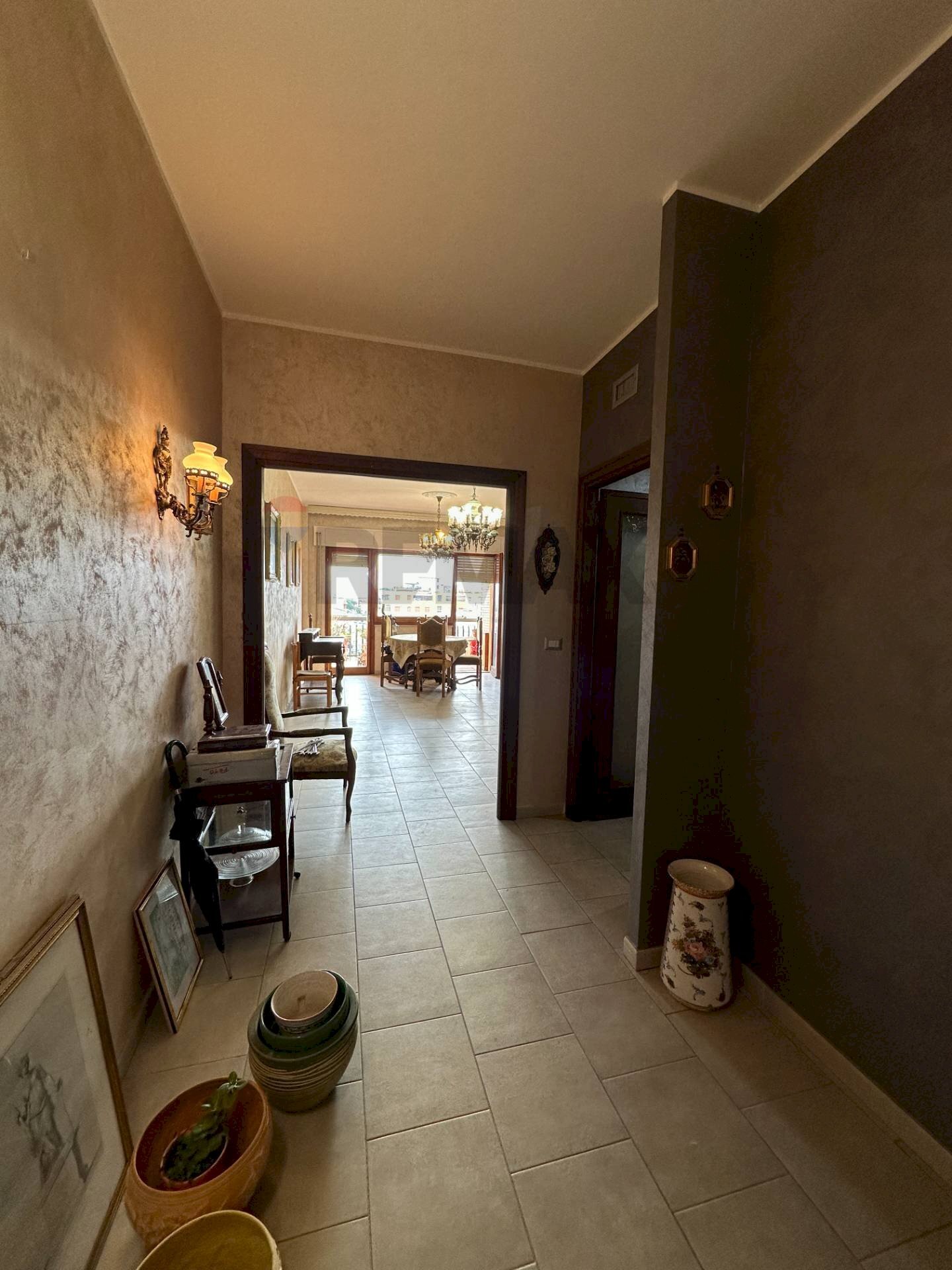 Hall / corridoio - Three-room apartment Via Delle Margherite
23, Aprilia - photo 2