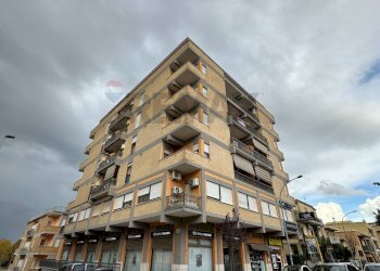 Edificio all\'aperto - Three-room apartment Via Delle Margherite
 
23, Aprilia - photo 1