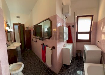 Bagno - Three-room apartment Via Delle Margherite
 
23, Aprilia - photo 15