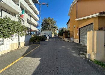 Edificio all\'aperto - Box Via Lardaria
9, Roma - foto 5