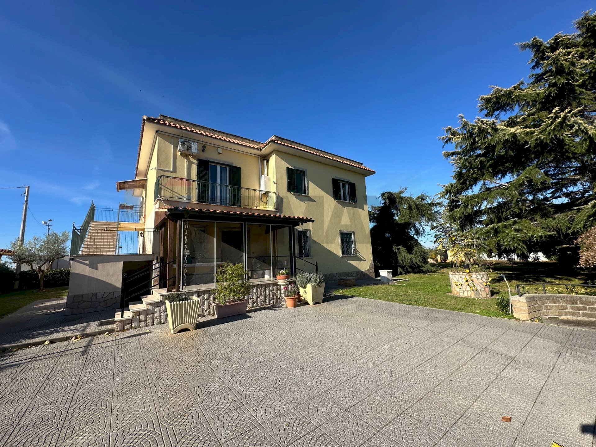 Casa all\'aperto - Villa Via Gran Paradiso
 
1, Aprilia - foto 1