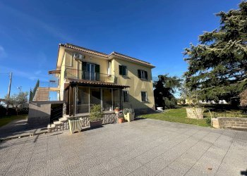 Casa all\'aperto - Villa Via Gran Paradiso
1, Aprilia - foto 1