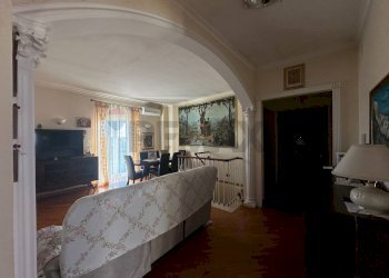Sala da pranzo - Villa Via Gran Paradiso
1, Aprilia - foto 7