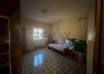 Camera / camera da letto - Villa Via Gran Paradiso
1, Aprilia - foto 35