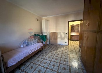 Camera / camera da letto - Villa Via Gran Paradiso
1, Aprilia - foto 36