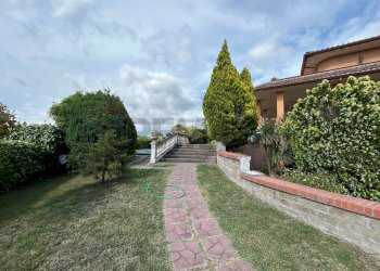 Giardino - Casa semi indipendente via falterona
14, Aprilia - foto 12