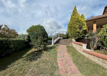 Giardino - Casa semi indipendente via falterona
14, Aprilia - foto 13