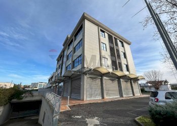Edificio all\'aperto - Box via mozart
 
52, Aprilia - photo 2